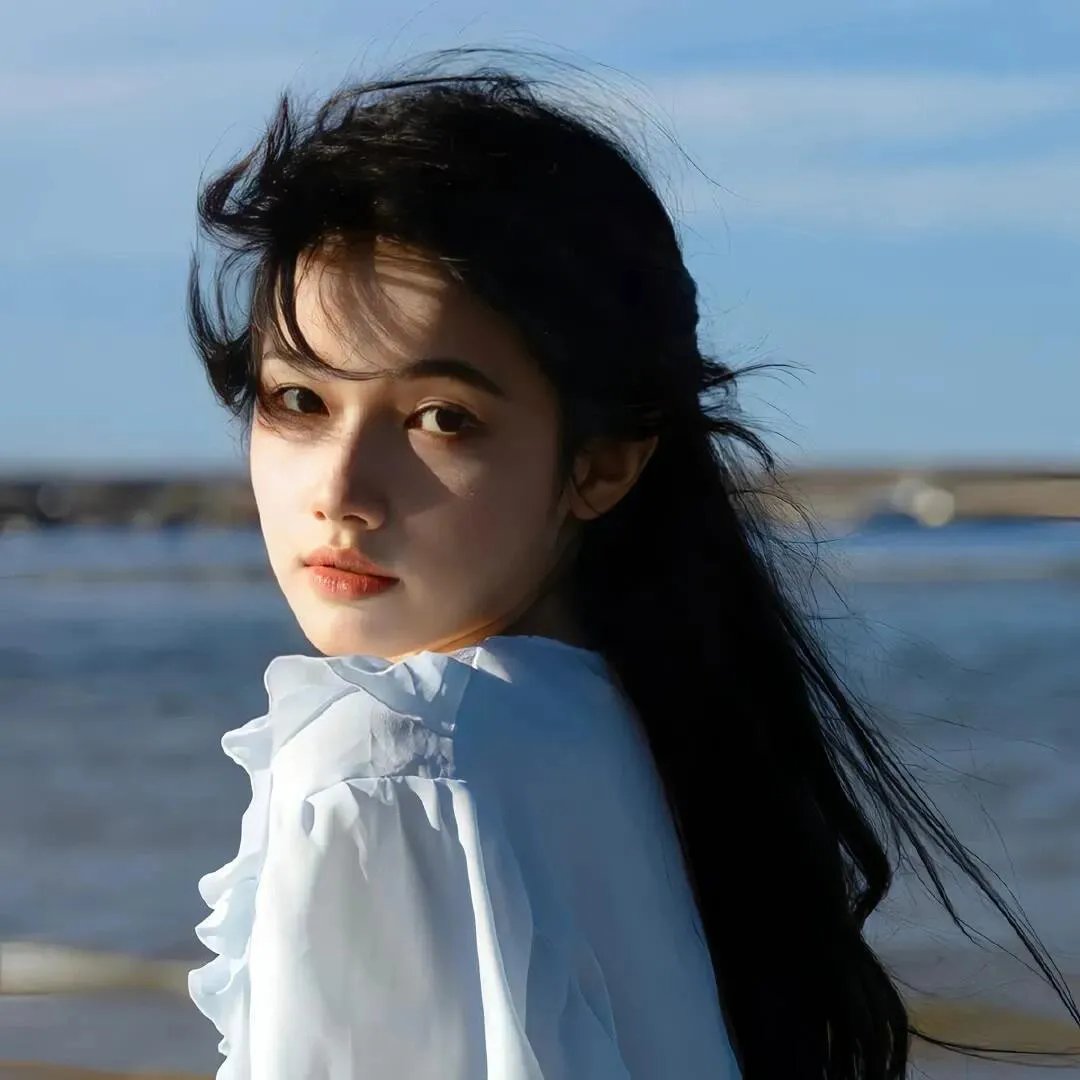 反派儿子抛弃女帝，我反手娶回家